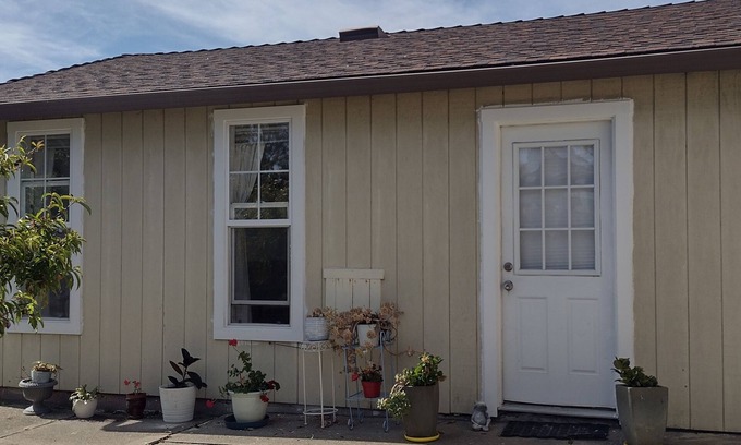 North and East Cottage | Garden Cottage- East Hill Richmond near San Francisco, Wine Country, Bay, casino