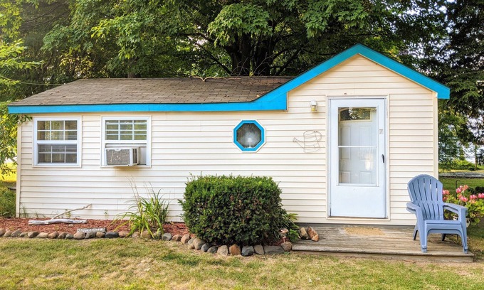Applegate Cottage | Garden Cottage on Lake Huron #7