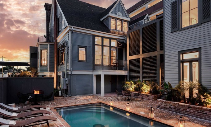 Touro Hotel | Garden District Historic Unit With Shared Heated Pool