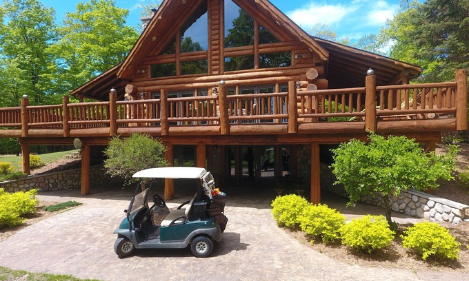 Garden Cabin | Garden Golf Lodge - Snowmobile trail nearby. Large heated garage.