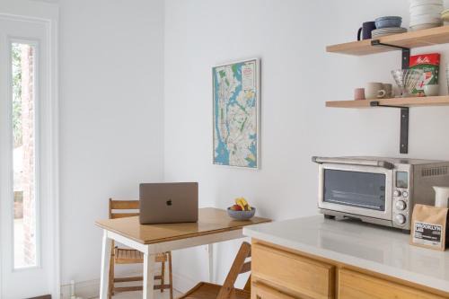 Greenpoint House | Garden Guest Suite