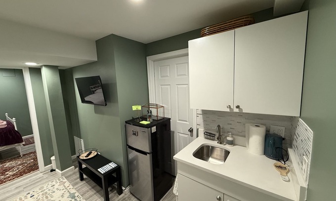 Montclair Apartment | Garden Hallow, Entire Private Guest Suite