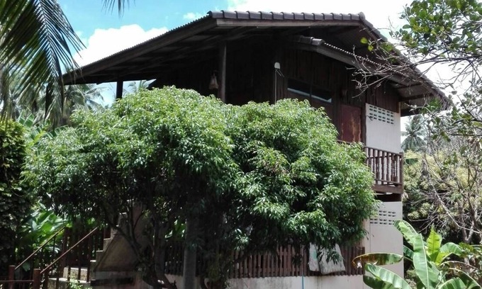 Suan Luang House | Garden Homestay in Ampawa