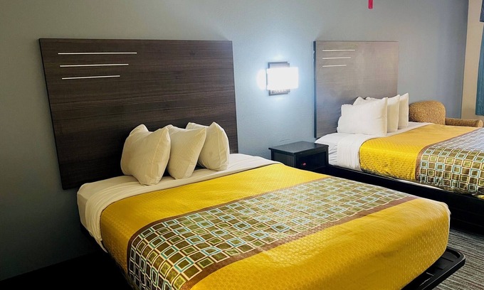 Capital View Hotel | Garden Inn and Suites Little Rock