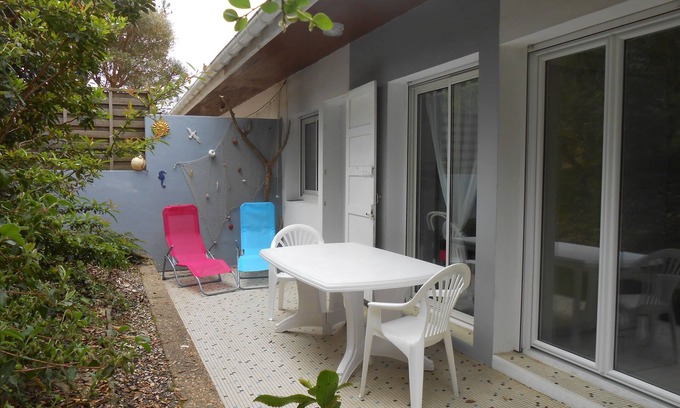 Les Estagnots Apartment | Garden level apartment, for 5 persons, beach et lake 5 min away, great amenities