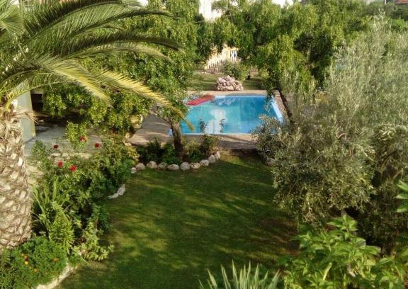 Burtaisi Apartment | Garden
