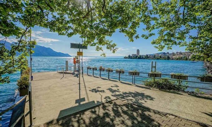 Montreux Apartment | Garden of Eden 1-bedroom apartment – Lakefront