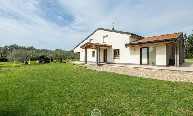 Baratili San Pietro Villa | Garden Paradise Escape
