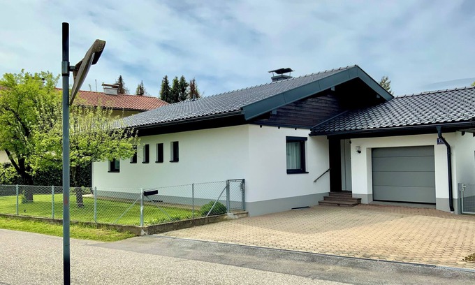 Landskron House | Garden Paradise - Ferienhaus mit 400m2 Garten - Nähe Ossiacher See