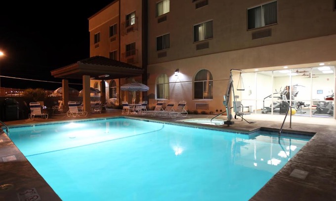 Sierra Vista Hotel | Garden Place Suites