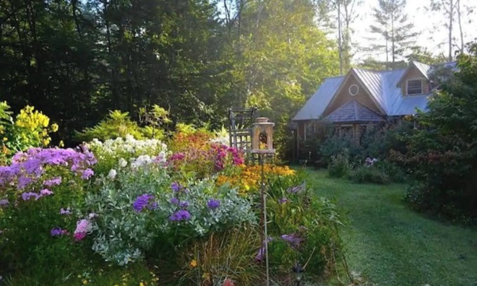 Post Mills House | Garden Retreat, Lake Fairlee, Dartmouth & Ski-way