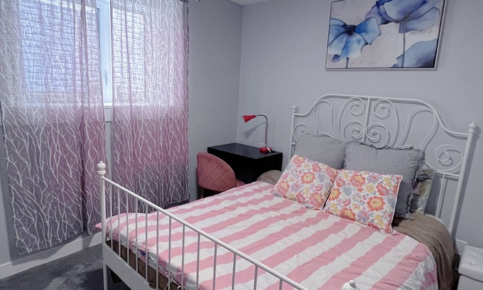 Citadel House | Garden room &private bathroom close LRT&UC free parking