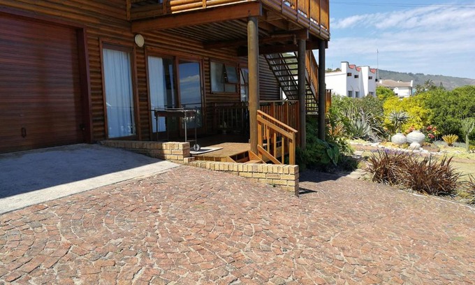 Glentana Apartment | Garden Route Beach Breaks