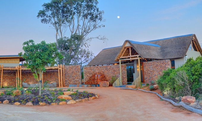 Albertinia Hotel | Garden Route Game Lodge