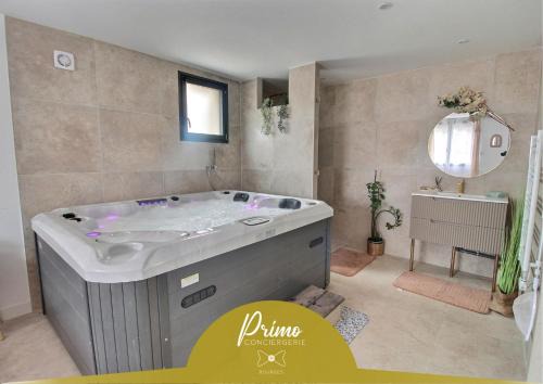 Bourges Apartment | Garden & Spa Camélia by PRIMO C0NCIERGERIE