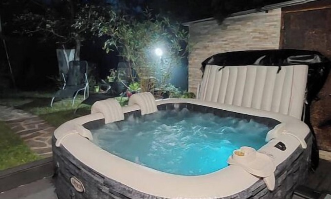 Le Mesnil-Saint-Denis Ski Chalet | Garden studio sqy Versailles gk15 greenappart