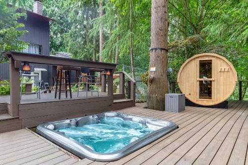 Silver Lake House | Garden Suite Two Bedroom with Hot Tub Sauna Outdoor kitchen and Game Room