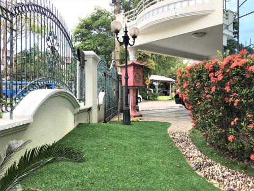 Sungai Puyu House | Garden view bangalow wedding 12pax