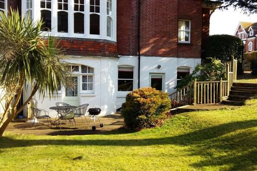 Meads Apartment | Garden View