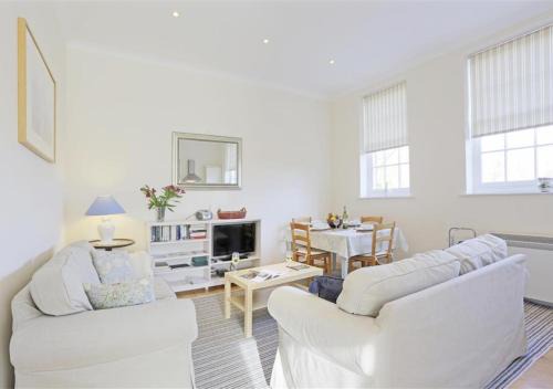 Woodbridge House | Garden View