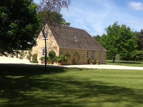 Laverton House | Gardeners Cottage