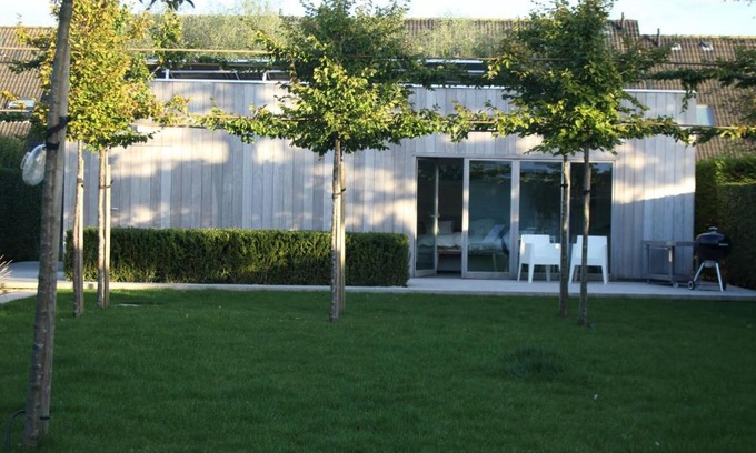 Stene Apartment | Gardenhouse 'The Block' - Ostend - private garden - IR cabine - AC