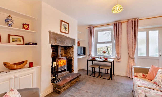 Burtersett House | Gardenwell Cottage - Two Bedroom House, Sleeps 4