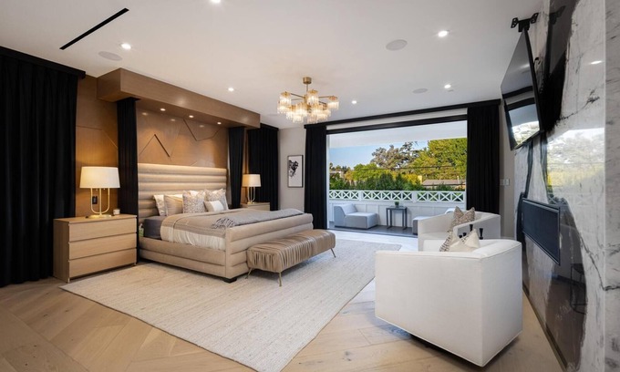 Melrose Villa | Gardner Modern