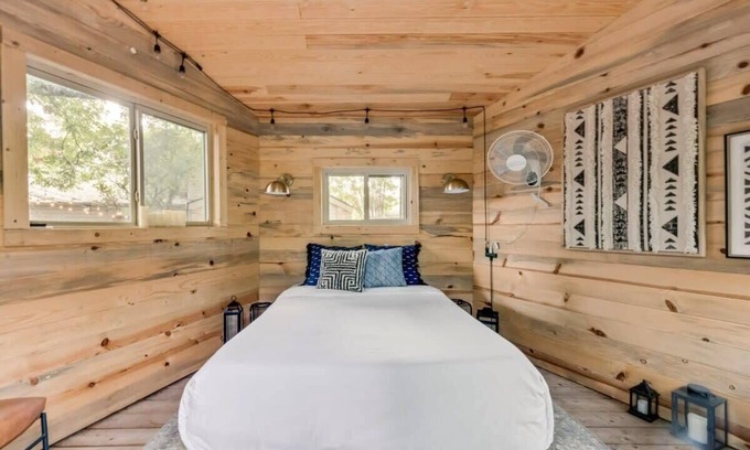 Garland House | Garland Getaway, 6 BD w Treehouse, Patio & Views