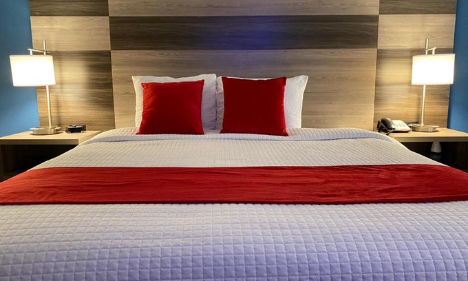 Garnett Hotel | Garnett Hotel & RV Park
