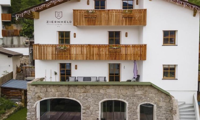Burgusio Bed & Breakfast | Garni Ziernheld