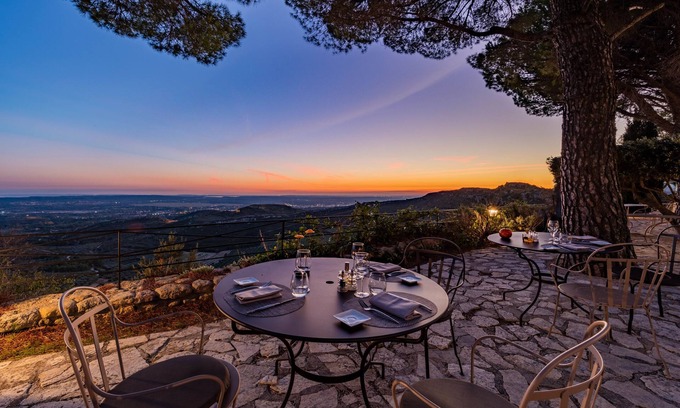 Salon-de-Provence Hotel | Garrigae Abbaye de Sainte Croix