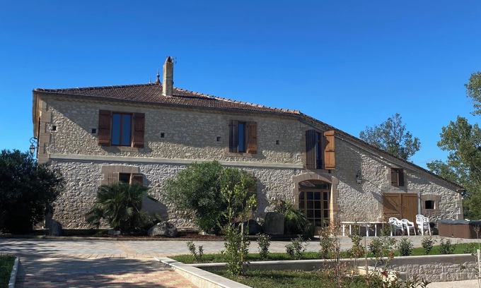 Aubiet Cottage | Gascogne house of character of 230 m 2
