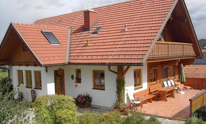 Kloech Bed & Breakfast | Gästehaus & Weinhof Radl Sabine and Christian - Double room with shower, WC