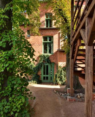 Oranienbaum-Worlitz House | Gasthaus und Pension "Zum Hauenden Schwein"