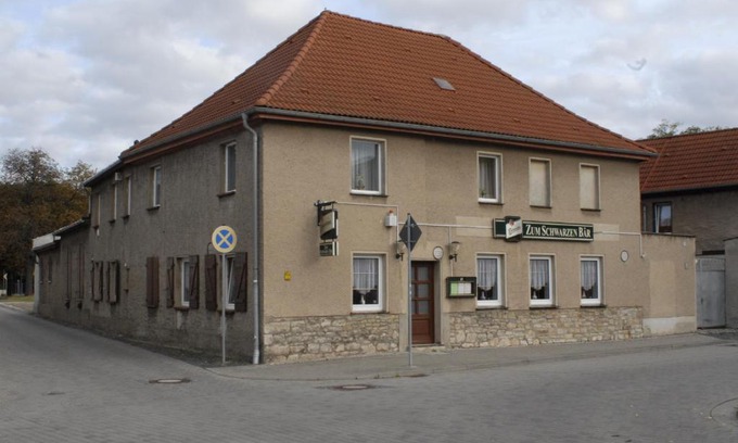 Gusten House | Gasthaus ,Zum schwarzen Bär"