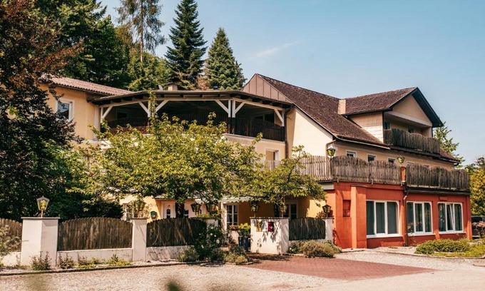 Eschenau Hotel | Gasthof Pils