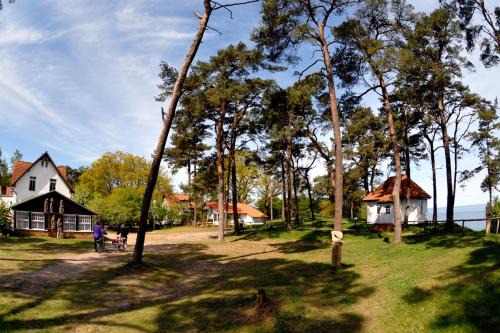 Hiddensee House | Gaststätte und Pension Zum Klausner