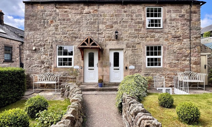 Matlock House | Gate Cottage, Matlock, Historic 1740's Cosy Cottage