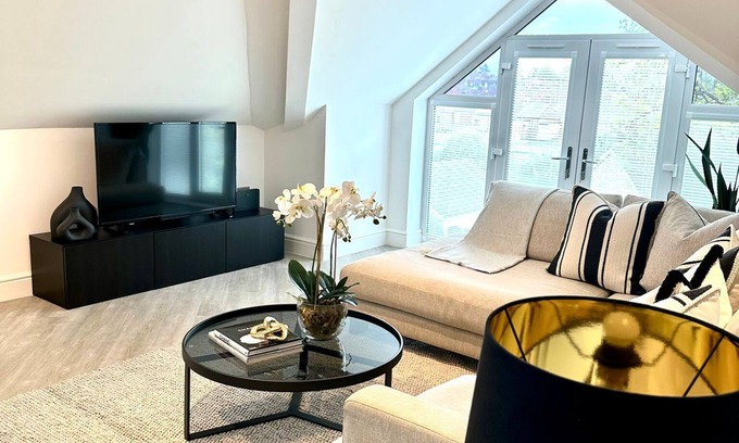 Sefton Park Apartment | Gated 2 Bedroomed Apt By Hospital