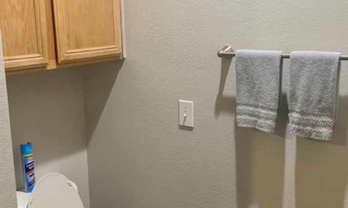 Uptown Apartment | Gated 2bed in Cozy stylish Unit just a 2 min walk from the Galleria Mall