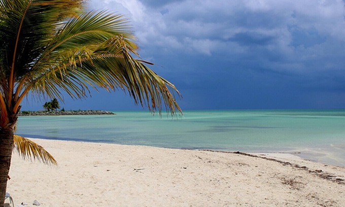 Bahamia West Condo | Gated condo w/boat dock/beach/pool/hot tub