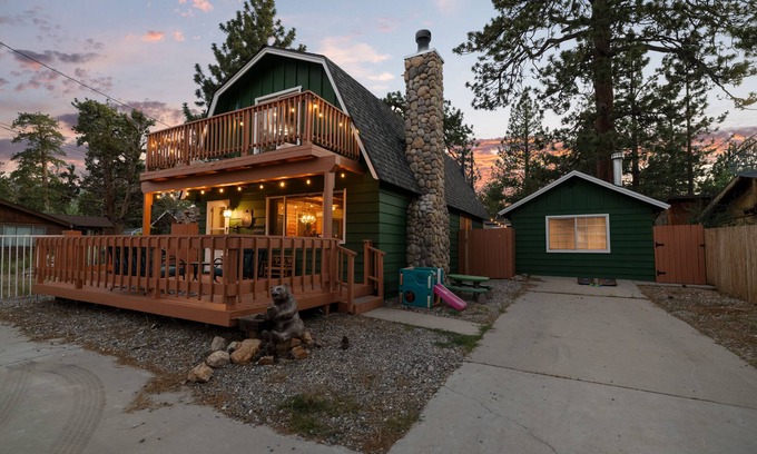 Sugarloaf Cabin | Gated lot cabin, 3rm/3ba, game room, boat/rv parking, pet friendly in Sugarloaf