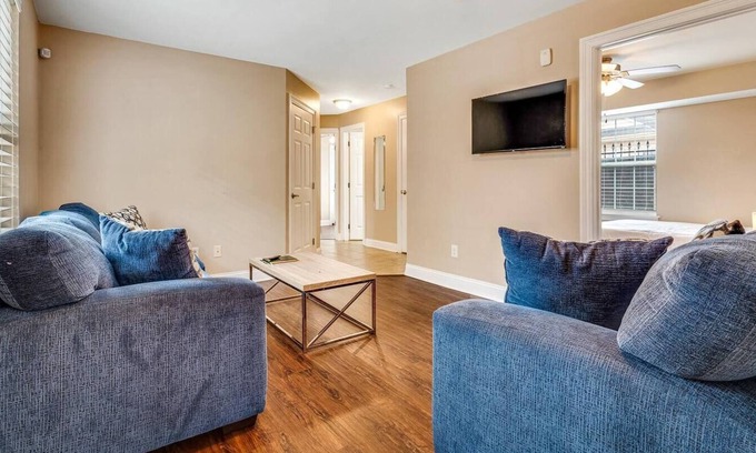 Faubourg Delassize Apartment | Gated NOLA Apt, Centrally Located, Sleeps 8 & Great for Groups!