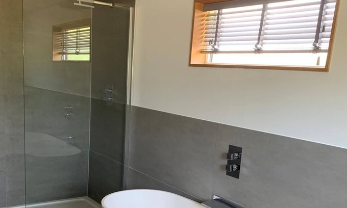 Bury St Edmunds Cabin | Gated park, Spectacular views? Fully furnished. Outdoor Hot tub,