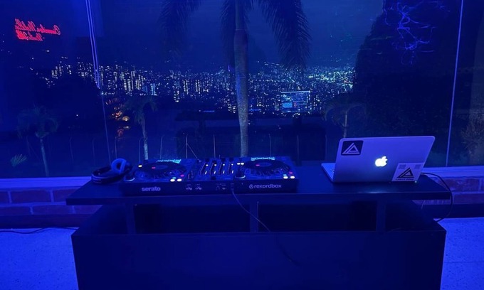 Castropol Villa | Gated Poblado Villa: Great Views + Nature + Jacuzzi + 24/7 Security