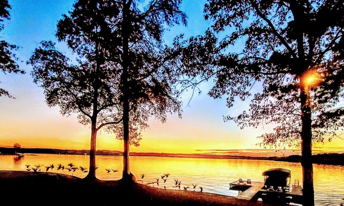 Reynolds Landing House | Gated Reynolds Direct Lake & Golf Front home. Large private Dock. Wide water.