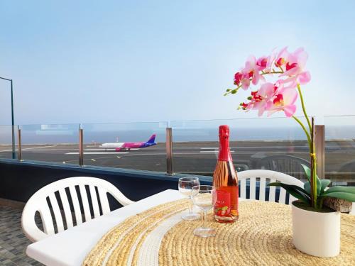 Machico House | GATEONE AL Airport View House