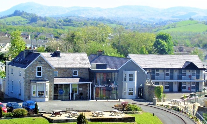Donegal House | Gateway Lodge Donegal