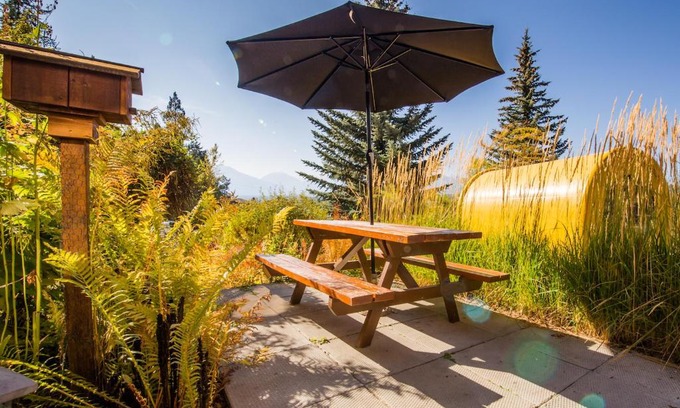 East Kootenay Hotel | Gateway Motel